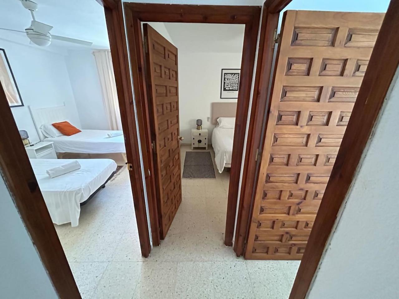 Malagueta Sol Y Playa Apartment Malaga Bagian luar foto